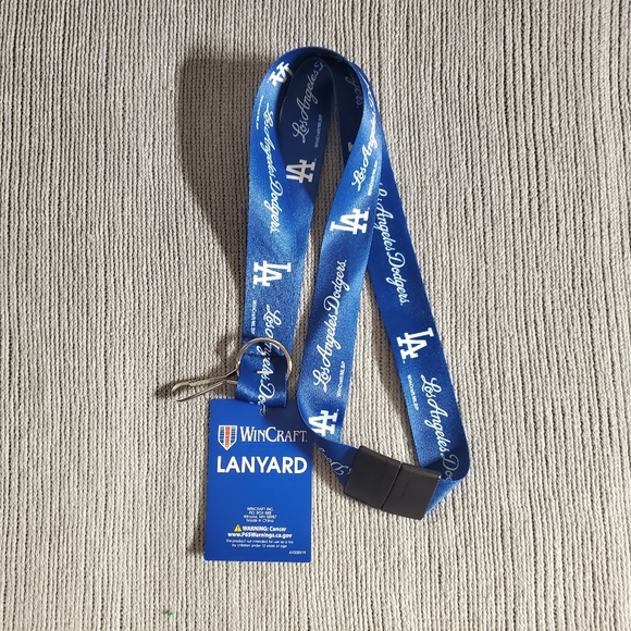Dodgers Rally Towel & Dodgers Lanyard - Picture 6 of 11